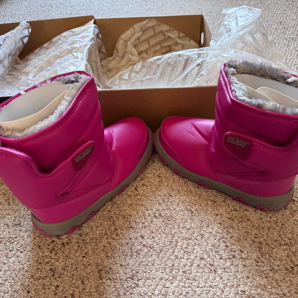 Khombu Juniper Snow Boot (Big Kid, size 6), Color: Fuchsia. Brand new in box! - Picture 7 of 7